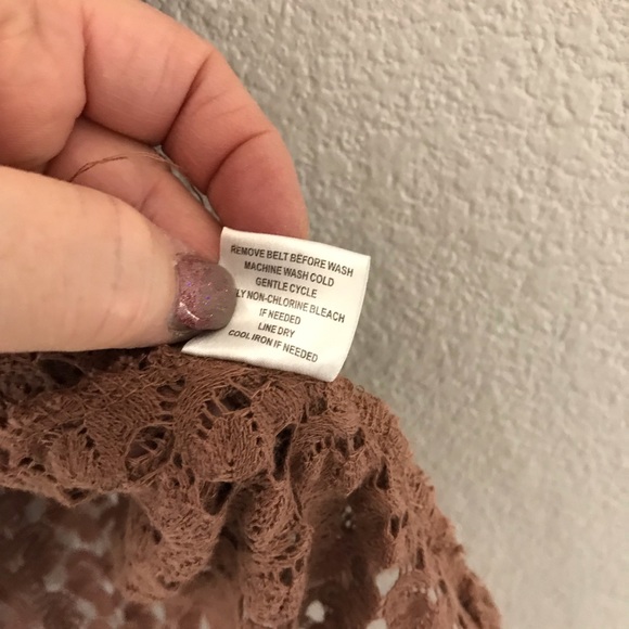 Pretty Rebellious Crocheted Tank Top - Picture 4 of 4